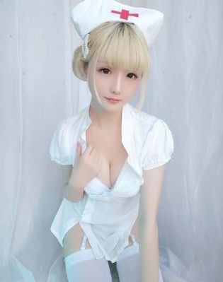 掀起裙子从后面挺进她的身体视频_DVD迅雷电影在线