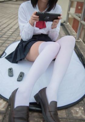 年轻的女秘书_1080超清在线观看